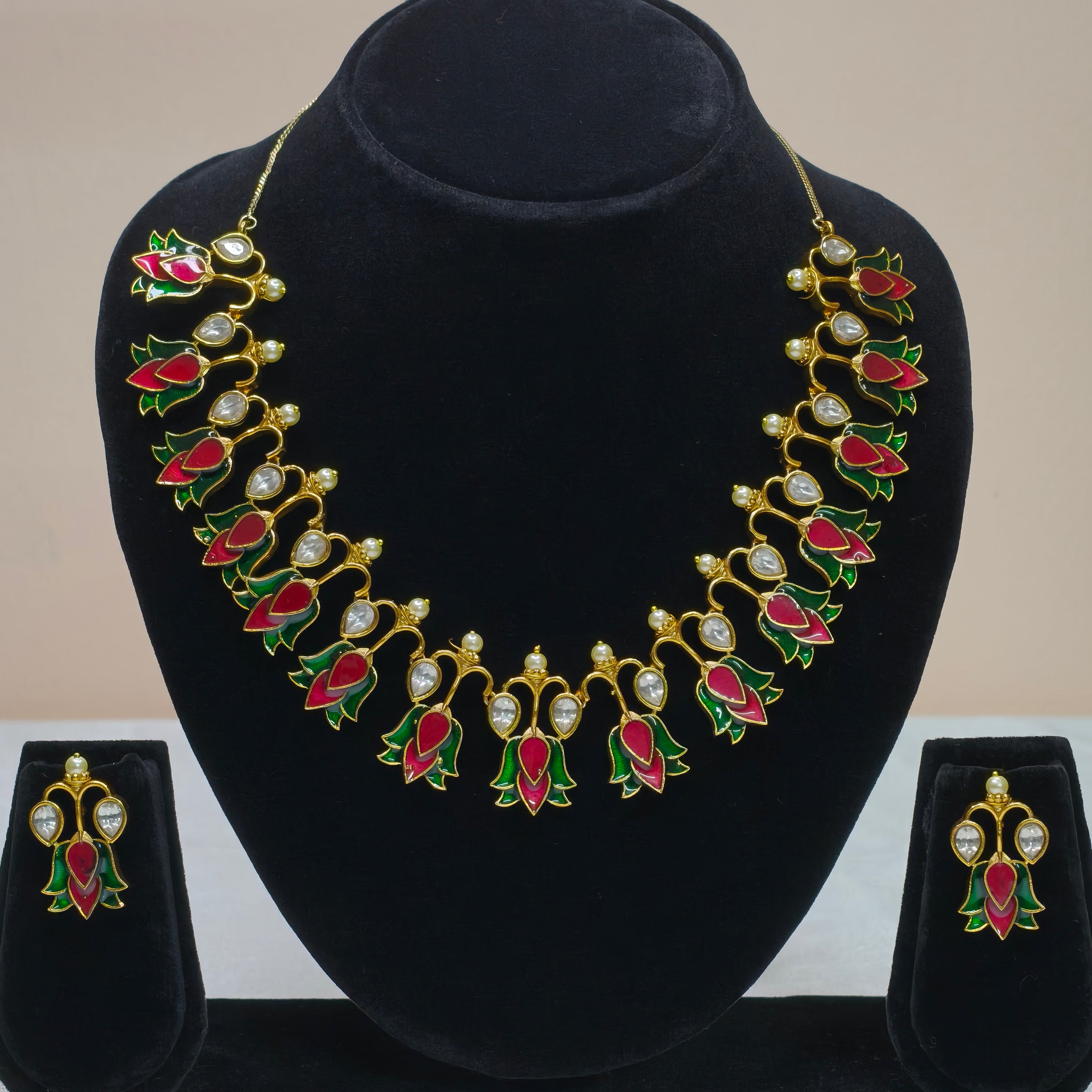 Dual-Tone Leaf Motif Necklace Set-DD10025