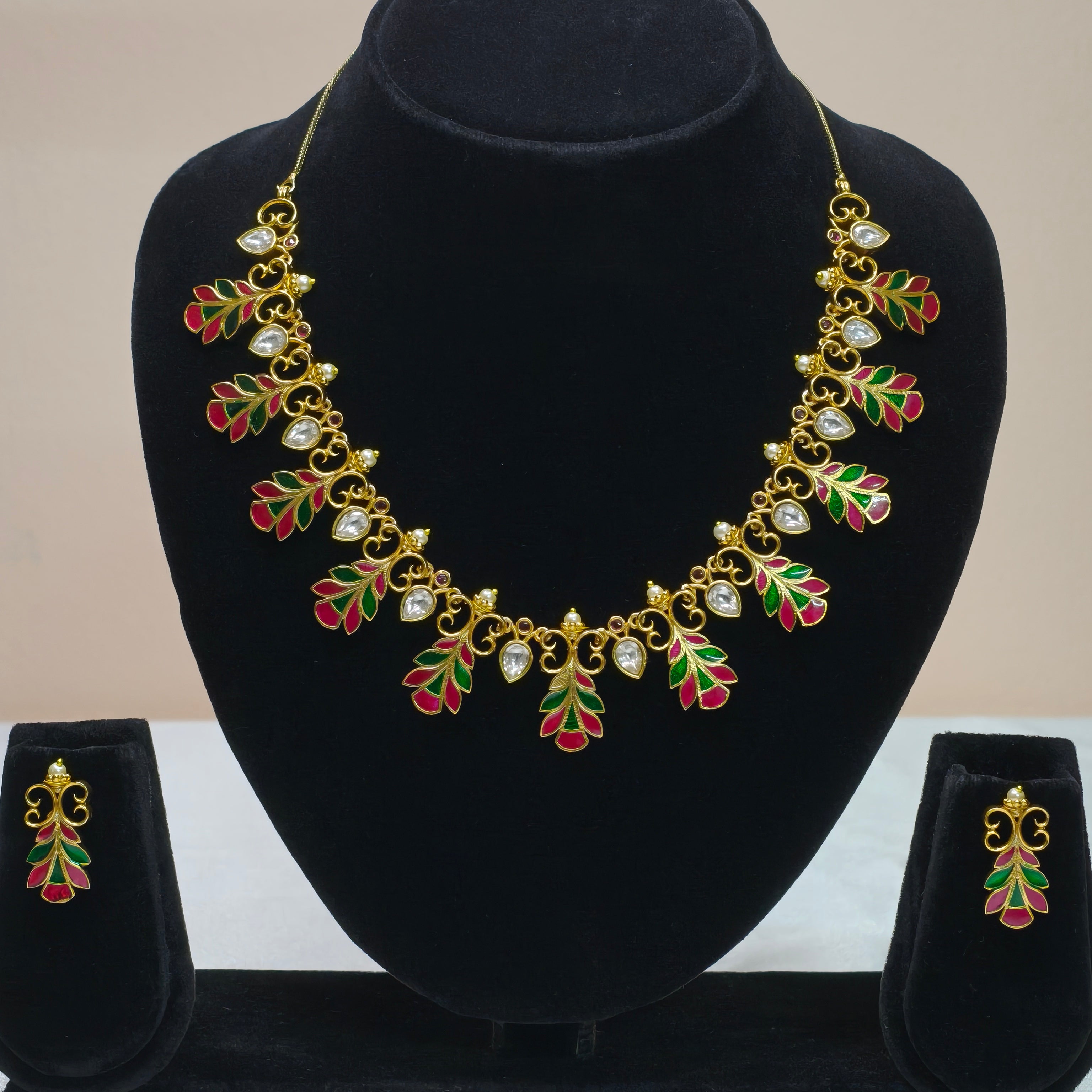 Traditional Leaf Motif Chocker Set-49