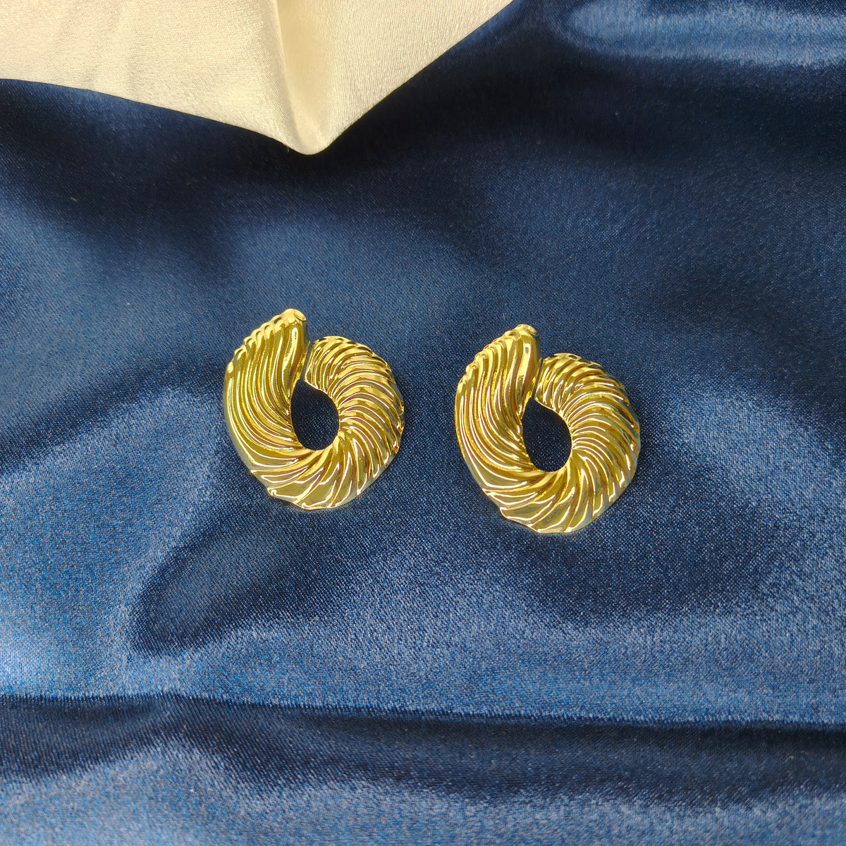 DD10072-Earring Alloy Gold